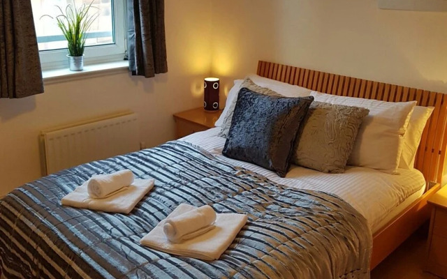 Executive Open Plan Apartment in Leith