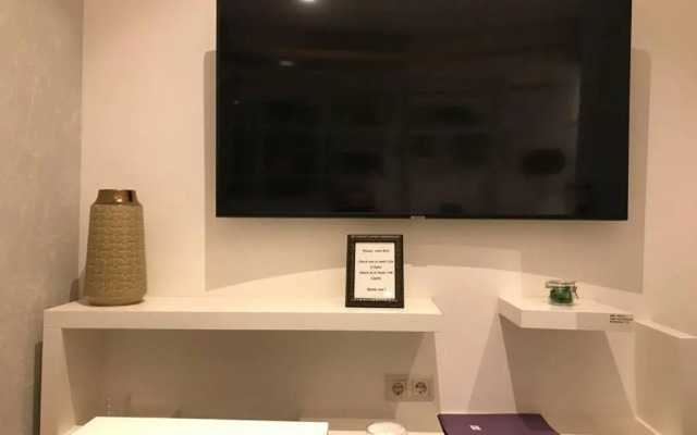 ZEUS Design Apartments Modern&Warm City