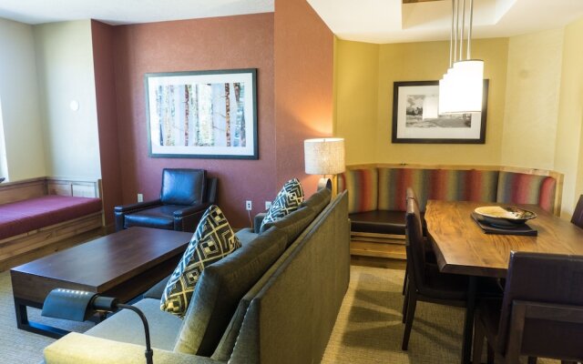Exquisite Condo, Great for Families, Ski in/out by RedAwning - Save 20% on 7+ Nights!