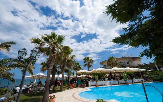 Hotel Lido degli Scogli