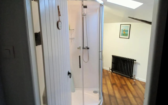 The Two Vines 2 Bed House in Chez Ravard