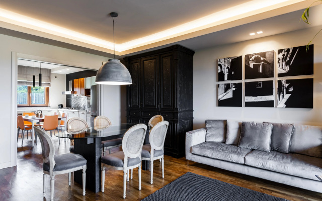 The Villa by Ferrini Home