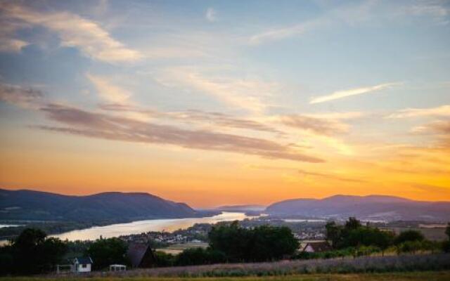 Natura Hill Vendégház és Étterem