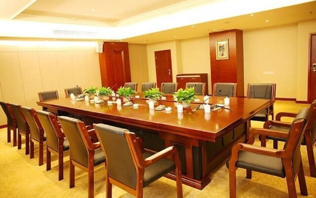 Jinhu Hotel