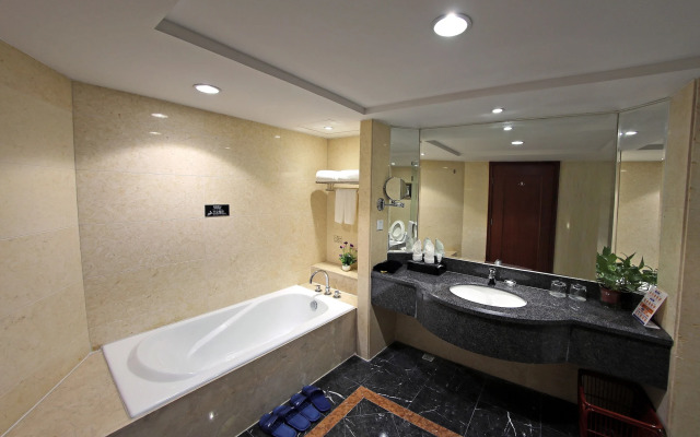 Jiangmen Gladden Hotel