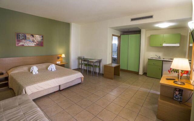 Athina Beach Hotel