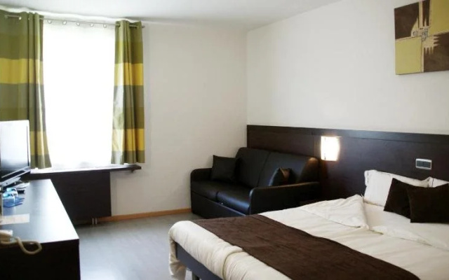 Threeland Hotel