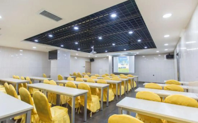 Chiba grass Hotel (Shanxi Provincial People's Hospital Taiyuan Railway Station)