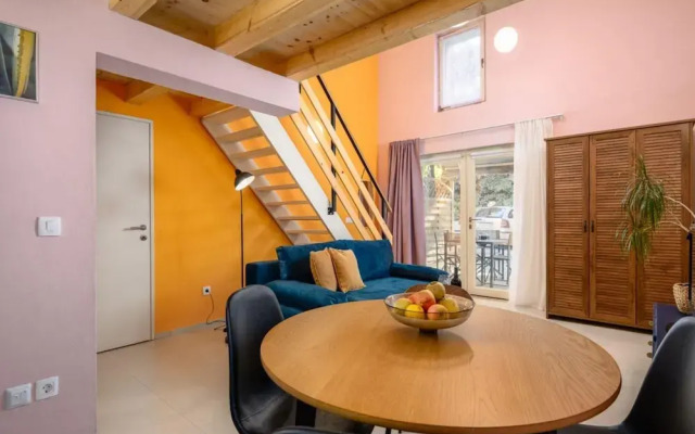 Modern Apartment Near the Beach