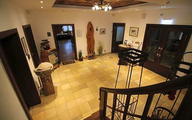 Albhotel Malakoff - House of Nature