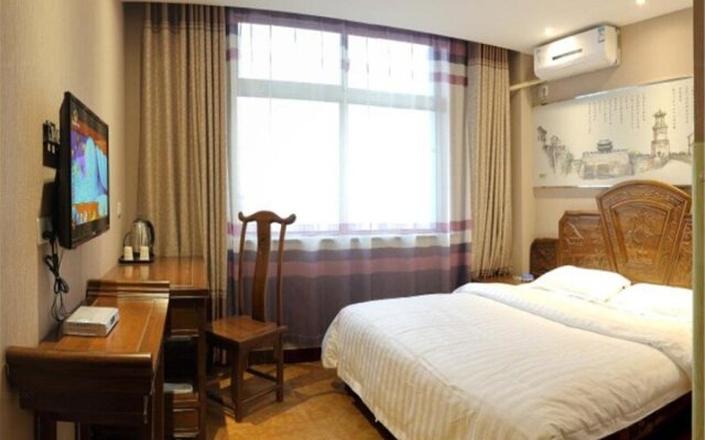 19 Street Hotel