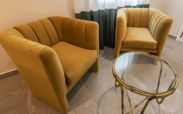 Ayamonte Central: City Apartment