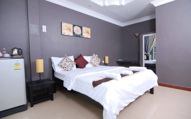 Pillar Hotel