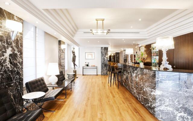 Plaza Tour Eiffel Hotel