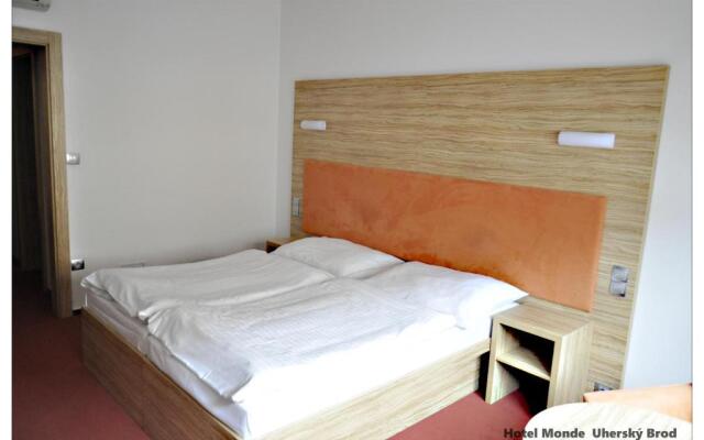 Hotel Monde