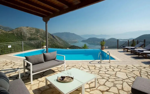 Luxury Villa With Stunning Views in Lefkada