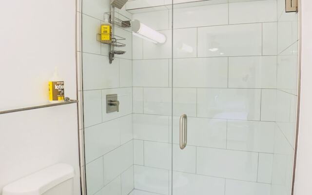 Intimate Well Appointed-Old Town-Pool