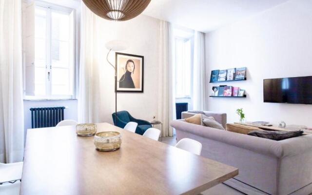 Plum Guide - Paparazzi