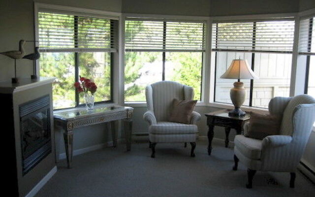 The Lodge at Weir's Beach