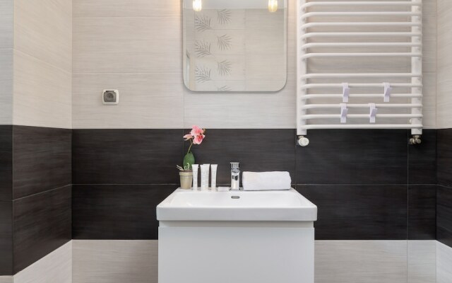 Apartment in Cracow by Renters Prestige
