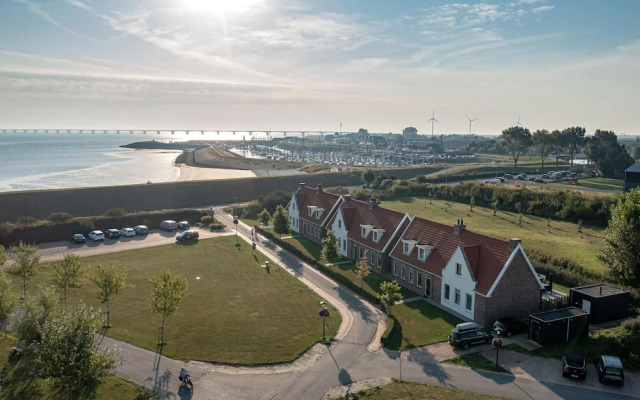 Holiday Home in Colijnsplaat by Oosterschelde