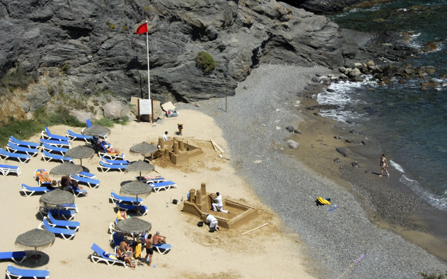 Las Lomas Village