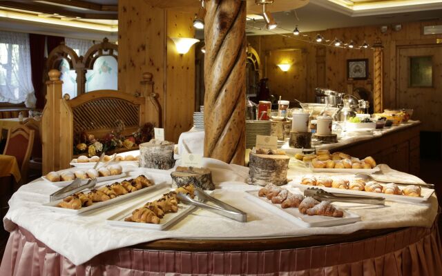 Tevini Dolomites Charming Hotel