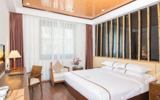 Panda Hotel (Dujiangyan Ancient City)