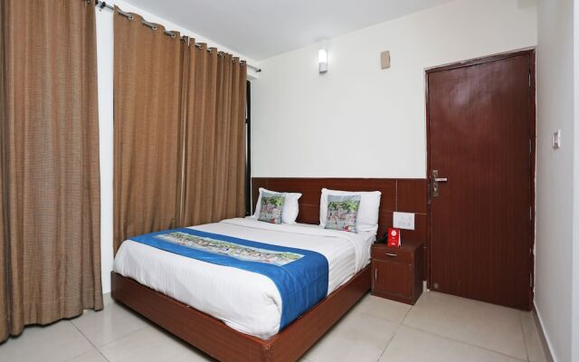OYO 8767 Hotel Landmark