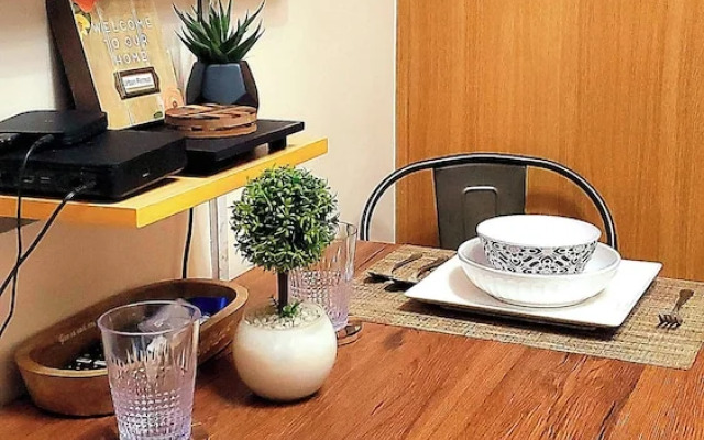 Urban Retreat at Shell Residences With Netflix 300mbps Wifi