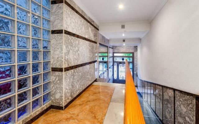 Apartment Ramon Gallud 204