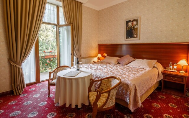Chopin Hotel