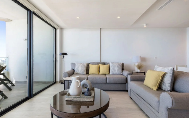 Oceanfront Vibes Iconic Beachside Getaway