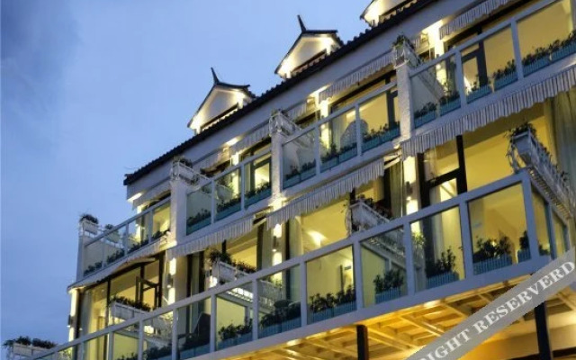 Yinhua Lake View Garden Hotel