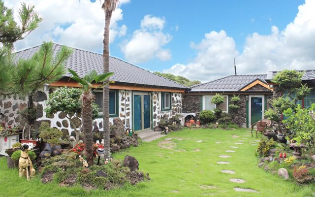 Jeju Lodem Unshared House Pension