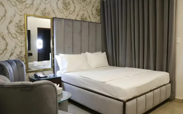 Red Fort Hotel Gulberg