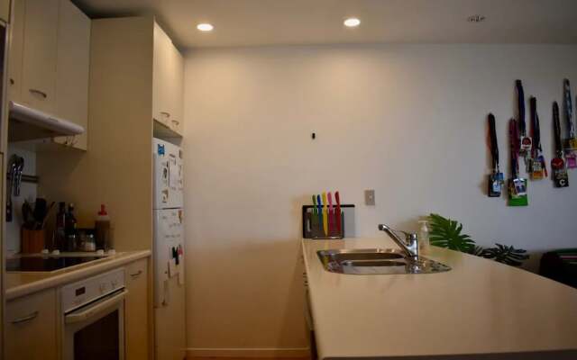 Spacious 1 Bedroom Apartment With City Views