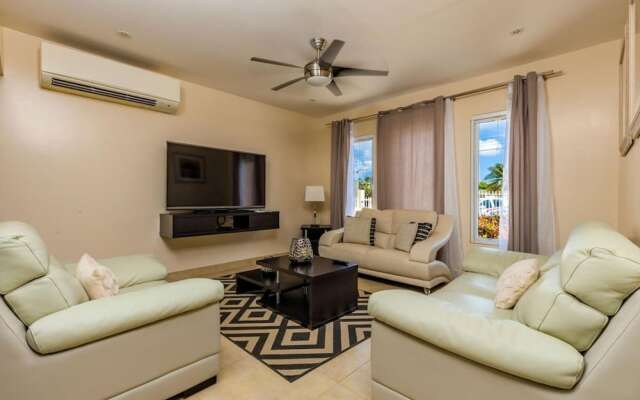 Amazing 3BR Villa w Large Private Pool Gameroom