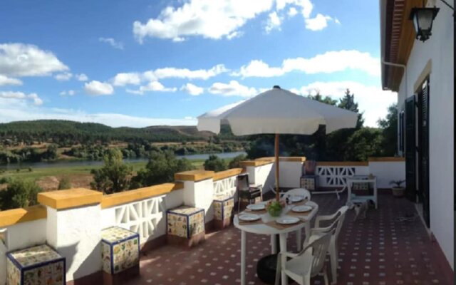 House With 2 Bedrooms in Praia do Ribatejo, With Wonderful Lake View,