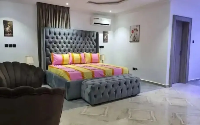 Sterling Shortlet Apartment  and Suites