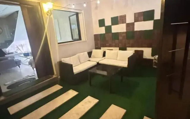Luxury Central Cosy Villa