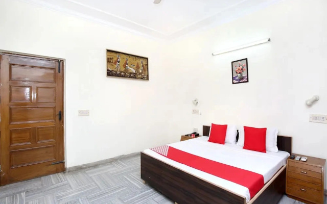 The Corner House By OYO Rooms