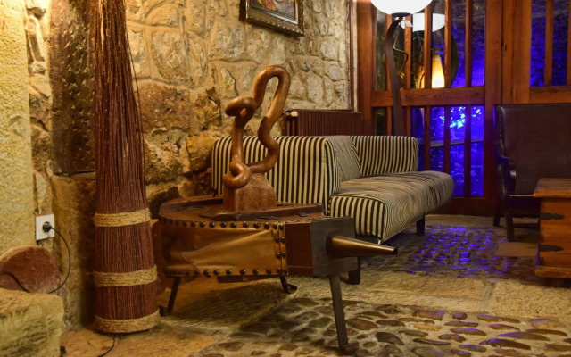 Real Posada De La Mesta