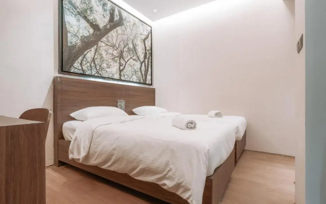 A Hotel Bugis – Guest Rooms – Singapore