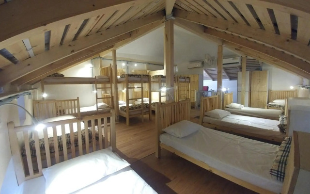 Namastey Mumbai Backpackers