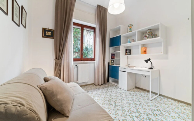 Vietri sul Mare Roomy Flat with Parking