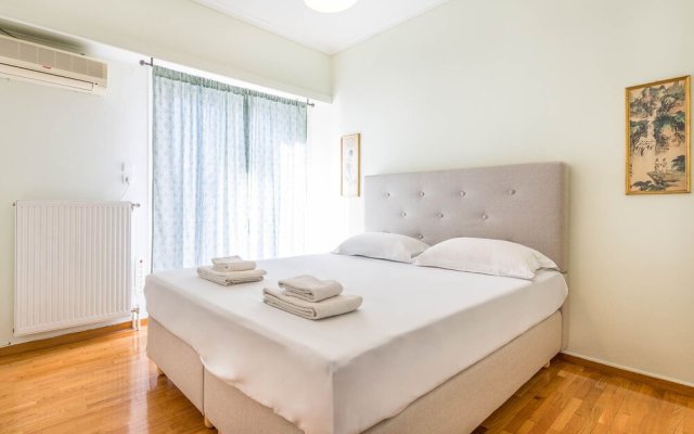 3 Bedroom Apartment In Palaio Faliro