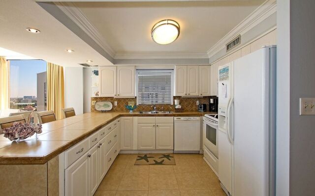 Shoreline 2111 Condo by RedAwning