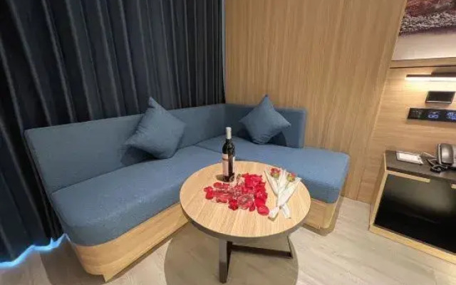 H Hotel (Wuhan Zhuankou Sports Center store)