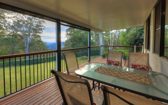 Mapleton Falls Accommodation
